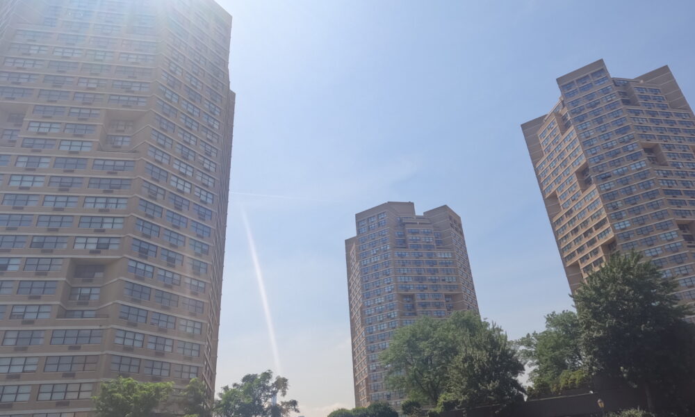 brutalist-architecture-guttenberg-galaxy-towers.jpg