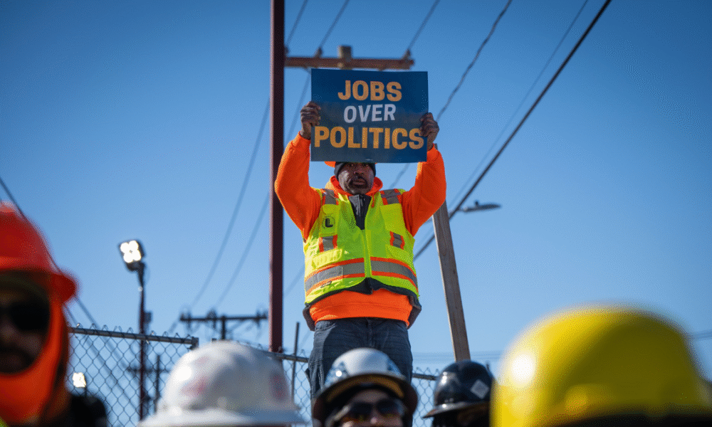 Union Rallies to Restart Gateway Tunnel Project and Get Workers Back on the Job