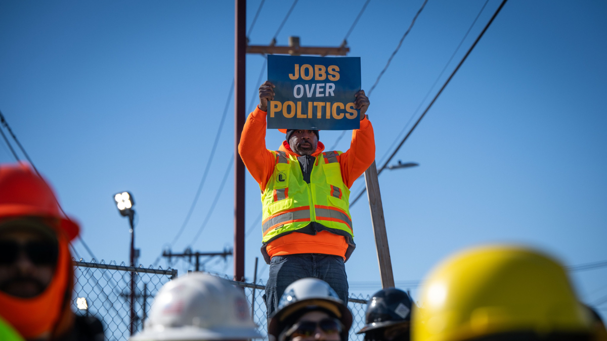 Union Rallies to Restart Gateway Tunnel Project and Get Workers Back on the Job