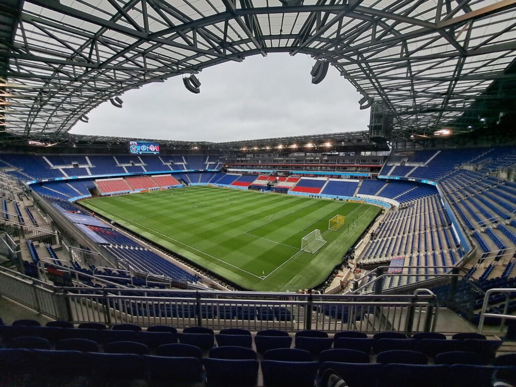 69d5f14bd7a63c87716c6ea9 stadium full